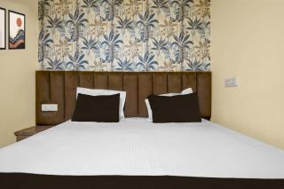 Hotel O RS PALACE - 2