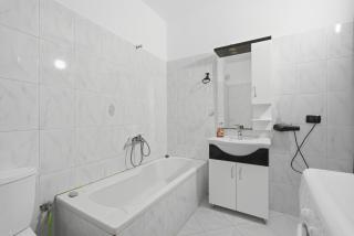 Spacious 3BR Volga Promenade Durres - 9