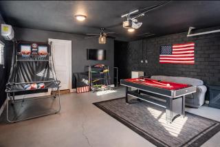 Spacious 4BD with Pool and Putting Green Near Old Town Scottsdale - 8