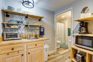 2 Mi to Downtown Port Huron! Couple's Getaway - 8