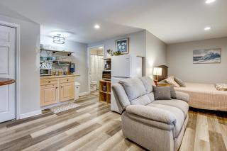 2 Mi to Downtown Port Huron! Couple's Getaway - 5
