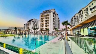 Chic Studio in Fairways in the Heart of Yas Island - 9