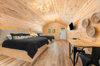Cabin #8 Studio with Kitchenette - 5