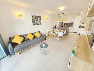 Cozy Retreat w outdoor&parkind space - 9