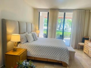 Oceanfront 1BR Balcony Condo Marien Beach Resort 111 - 8