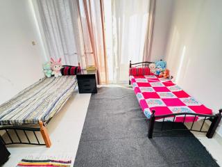 Bed in female or male rooms - opposite the Indian Islamic Center - 2