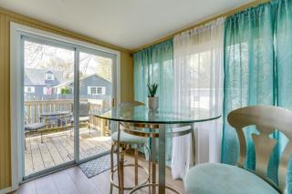 2 Blocks to Beach! Lake Huron Hideaway - 1