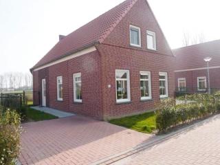 Family-Friendly Holiday Home - 0