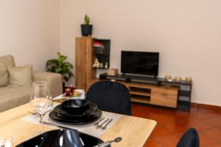 Cozy Corner Apartment - Shkoder - 1