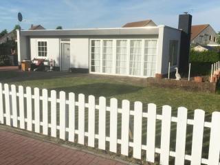 Bungalow in Zeeland near the Beach - 0