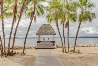 Luxury Waterfront 3bd Villa w Pool Dock - 6
