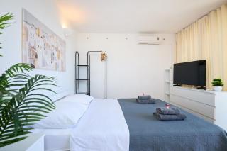 Studio Apartment-The View - 1