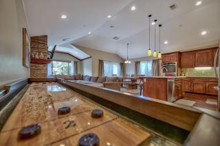 4BR Walk to Lake & Heavenly Tahoe Woods #203 - 0