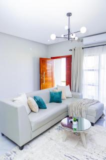 Luxury-1BR Near-Airport-Backup Power-Fast WI-FI - 1