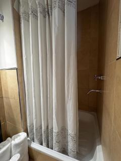 URBANA SUITES & STUDIOS 440 - 3
