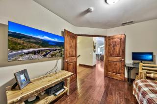 Walk to Gondola & Lake 4BD Townhome TW404 - 7