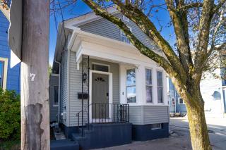 Walk Everywhere | 2 Bedroom House w/ Backyard - 8