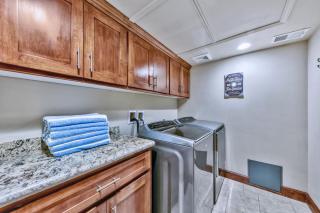 Prime Walk-to-Heavenly Townhome w AC TW702 - 2