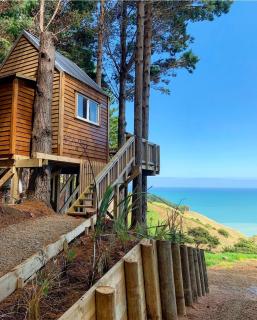 Raglan Tree House in the Woods with Outdoor Bath - 0