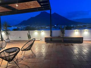 Beautiful View of El Cerro & Short Walk to Stadium - 3