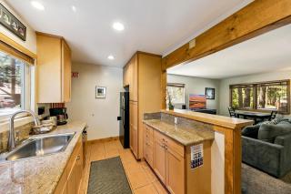 Tommy Tees Forest Cottage: Hot Tub Close to Lake & Skiing - 1