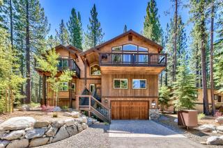 Tranquility in the Trees - Hot Tub Projection TV Theater - 9