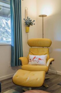 #StayinMyDistrict Quiet 2BR Office Pet Friendly - 1