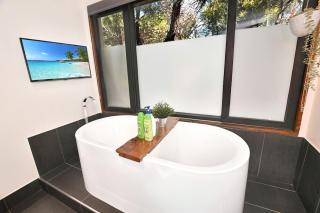 The Cozy Nook Stunning Bathroom and Hidden Retreat - 1