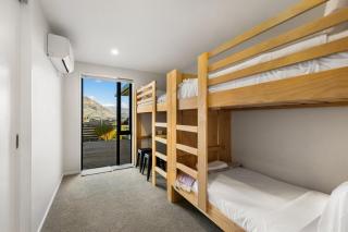 Fire, Light & Mountains - Your Wanaka Home Base - 6