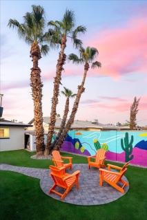 Poolside Paradise Big Backyard Arcade Mural - 4
