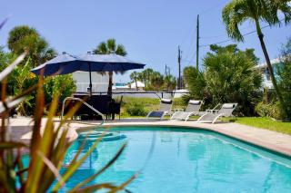MiCasa SuCasa Entire Large Beach Home, Heated Pool & Game Room - 9