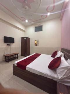 Shree Kamal Dham Hotel - 9