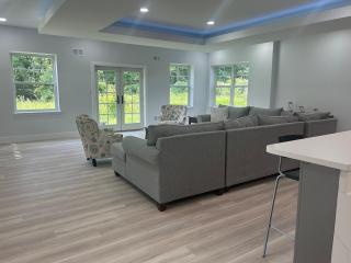 Private and Spacious 2BR Walkout Lower Level w Elevator near Metro and Tysons Corner - 3