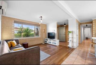 Lake Coogee Family Home Near Coogee Beach - 8