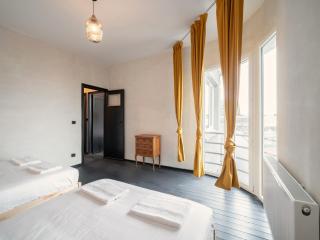 Grand Central 2BR Apartment - 1
