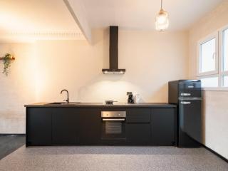 Grand Central 2BR Apartment - 8
