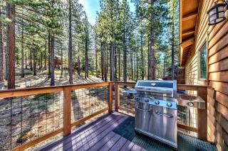 Heavenly Forest Fun - Spacious Pool Table Hot Tub - 2