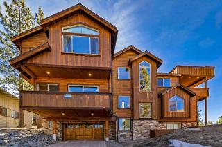 Heavenly Luxe Chalet - Hot Tub Theatre Game Room - 3