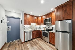 Lakeland Village #113 - Remodeled 1BR Hot Tub - 9