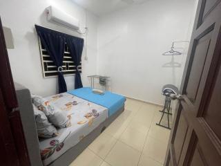 Erina homestay batu hitam beserah kuantan - 2
