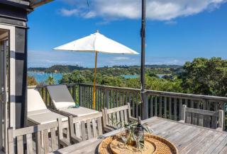 The Black Cottage at Putiki Bay - 9
