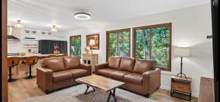 Beautiful spaces by Medicine Lake Home - 6