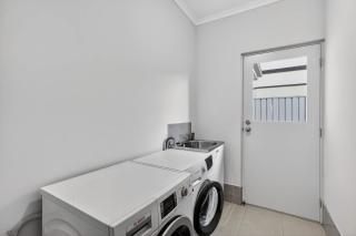 1 Britannia Pde Hindmarsh Island - 1
