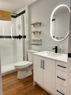 Urban Oasis #208, Stylish Downtown Escape, AC - 6