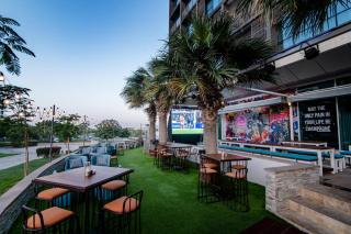 Yas Plaza Marina by IHG - 8