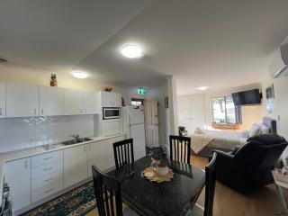 Cosy Bayside Studio - 7
