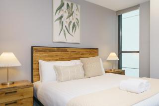 Refined Kingston Apartment, Foreshore Lake Access - Hosted by Canstay - 5