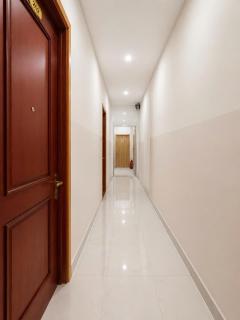 Valley Central Hotel - 9