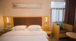 City Comfort Inn Deyang Wenmiao Square Gymnasium - 1