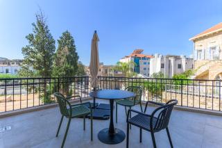 Quattro - Deluxe Studios & Rooftop in Batroun - 9